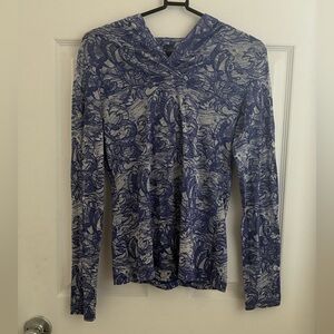 blue and white patterned lightweight hoodie shirt